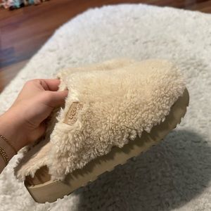 Women’s Fuzz Sugar Slides UGG (Platform)